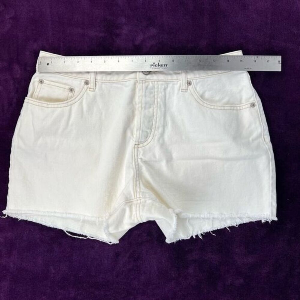 House Of Harlow 1960 Cream White High Rise Cutoff Jean Shorts Size 28 - Picture 3 of 7